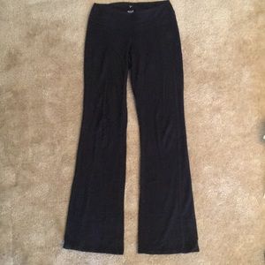 Old navy black yoga pants. S